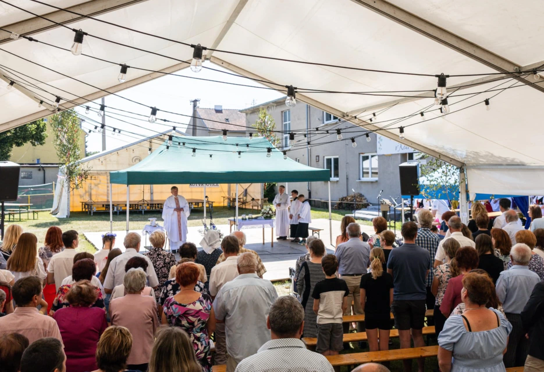 Ozvučení kulturního programu a mše na hodech v Kotvrdovicích